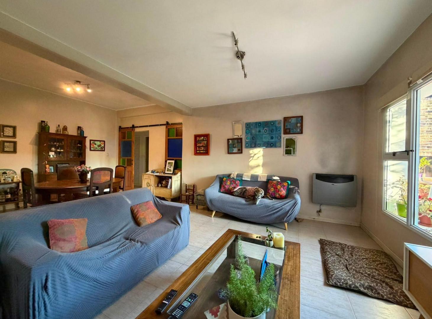Foto de CASA - EN VENTA - CASTELAR SUR - COD6874, imagen 1
