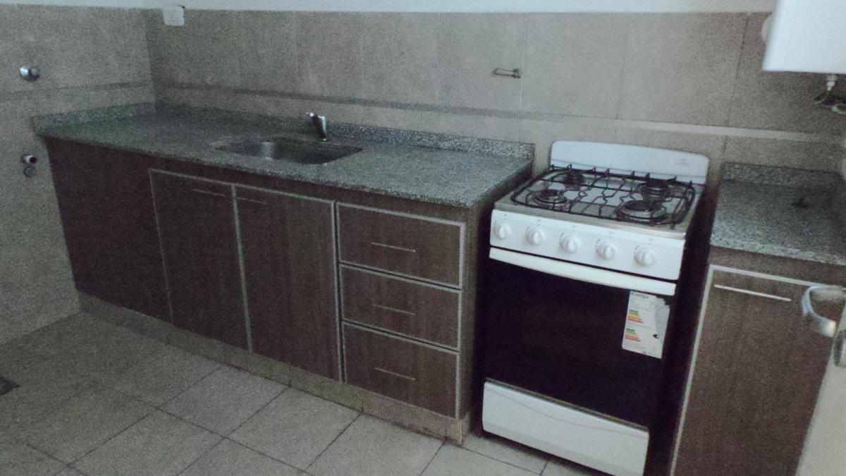 Gral. Paz Vendo Departamento un Dormitorio con Balcon y Terraza Propia 5