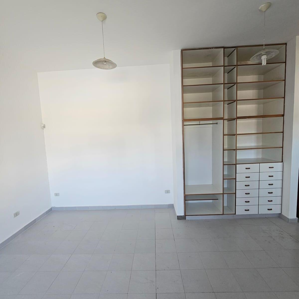 Venta de Casa 4 Dorm. Alberdi 5