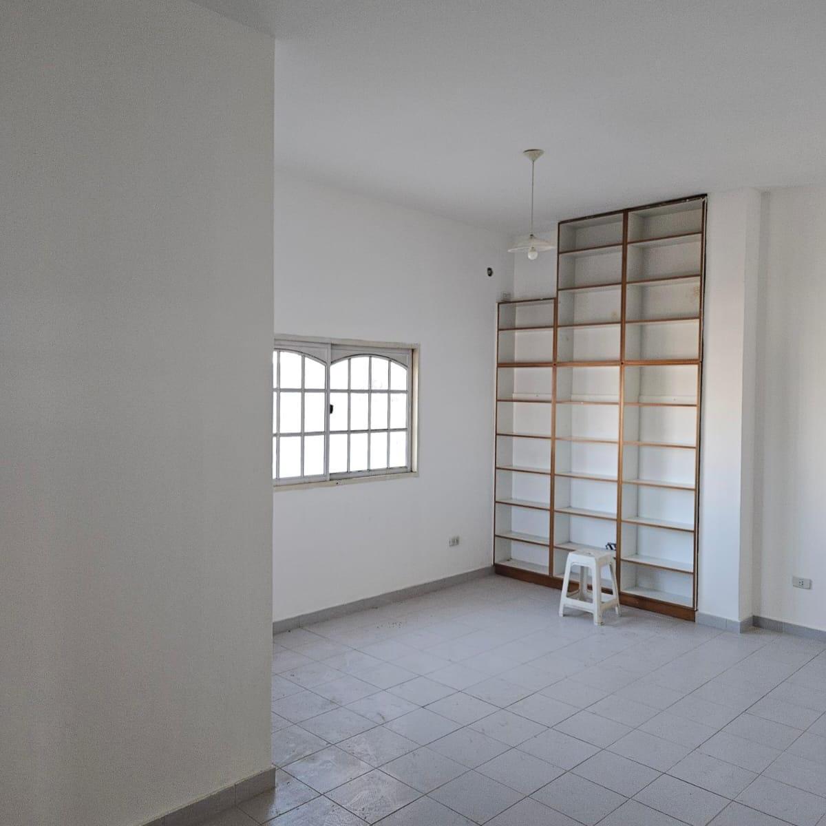 Venta de Casa 4 Dorm. Alberdi 3