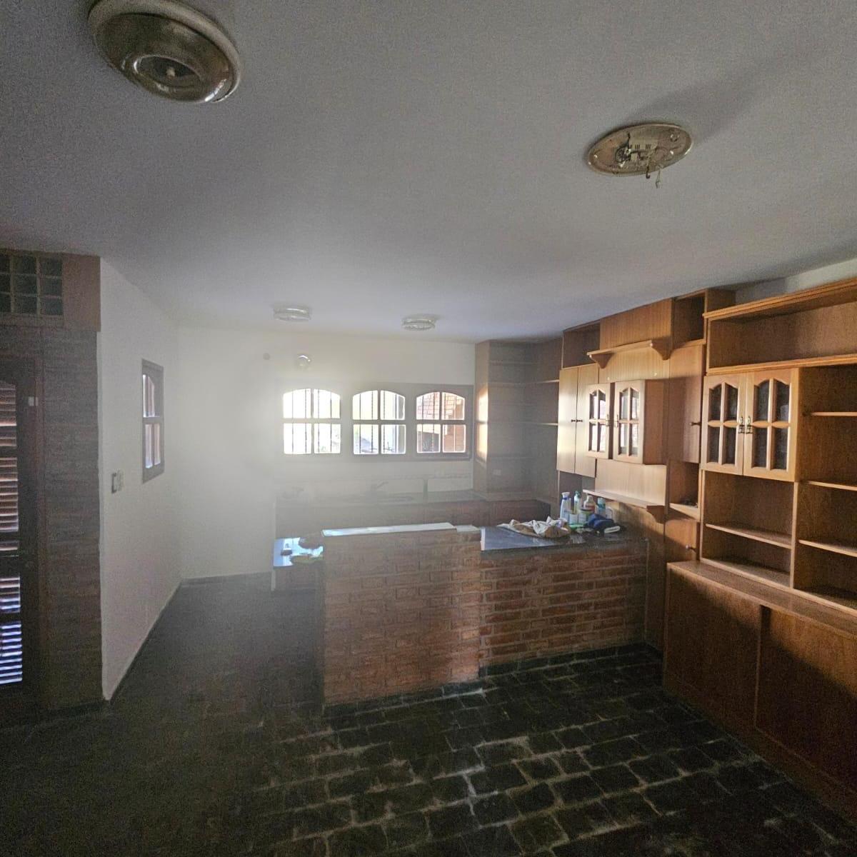 Venta de Casa 4 Dorm. Alberdi 4