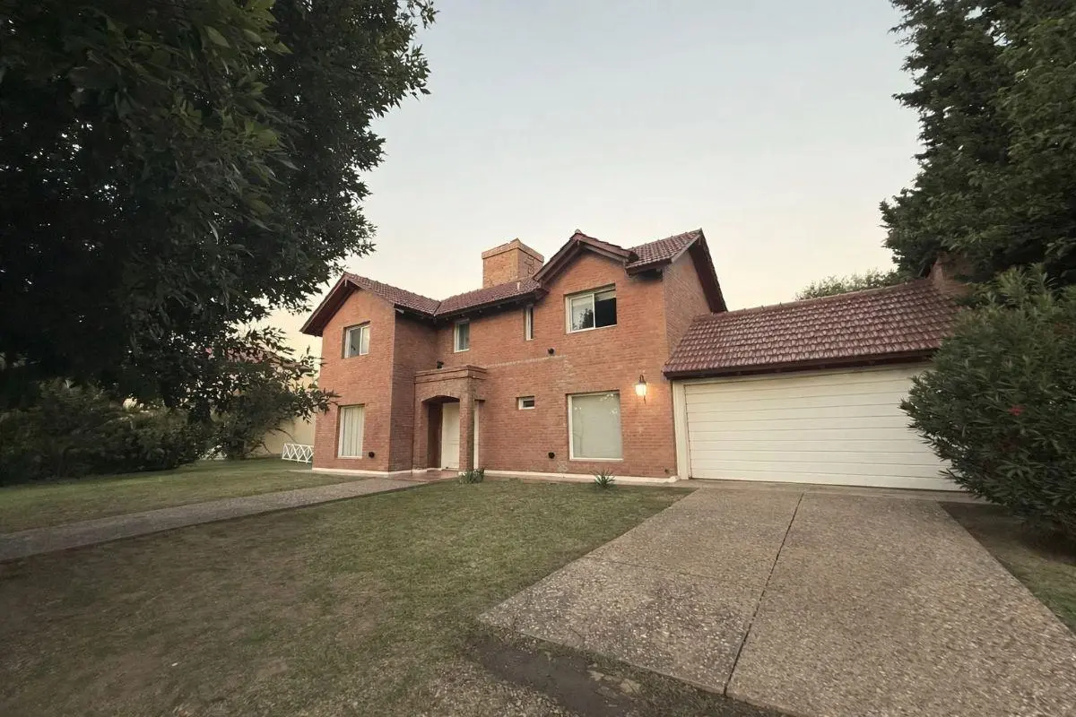 Casa con 1200 m² en venta, 4 dormitorios en San Isidro 4