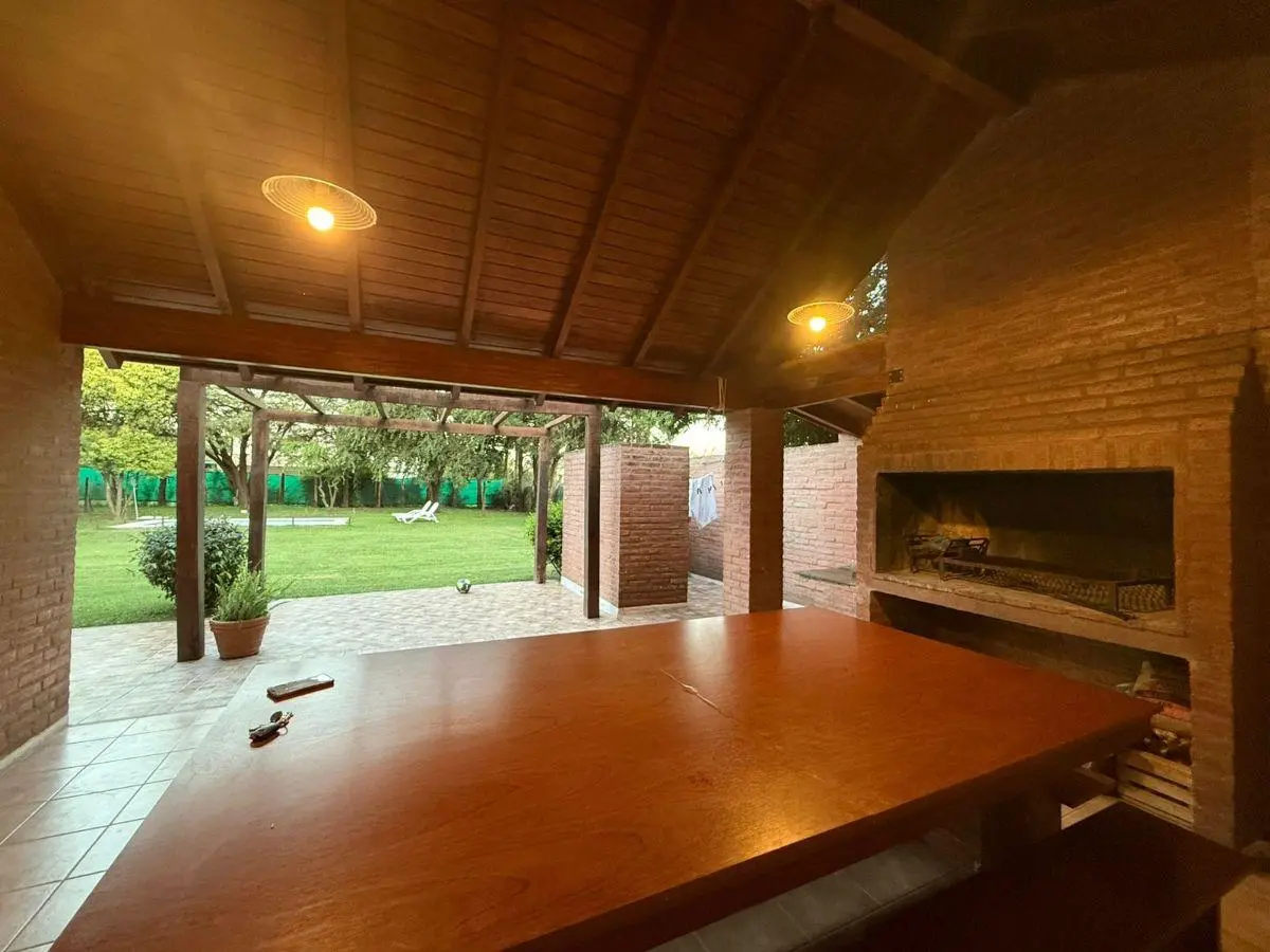 Casa con 1200 m² en venta, 4 dormitorios en San Isidro 5