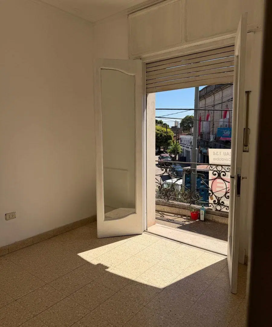 Apto Comercial/Profesional Alquiler Barrio Crisol Sud- Excelente Propiedad- 5