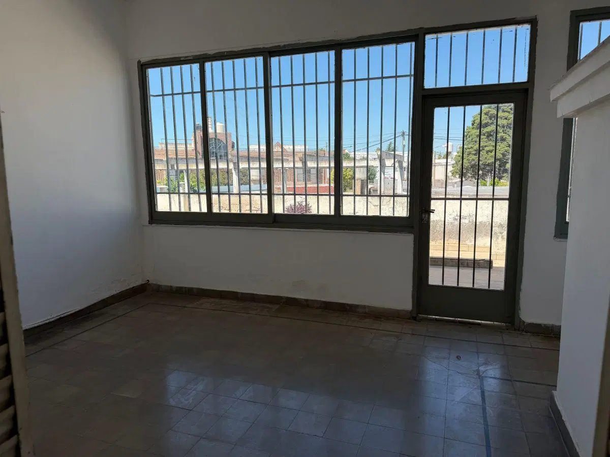 Apto Comercial/Profesional Alquiler Barrio Crisol Sud- Excelente Propiedad- 3