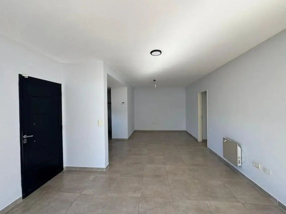VENDO CASA EN SOLARES DE MANANTIALES 1
