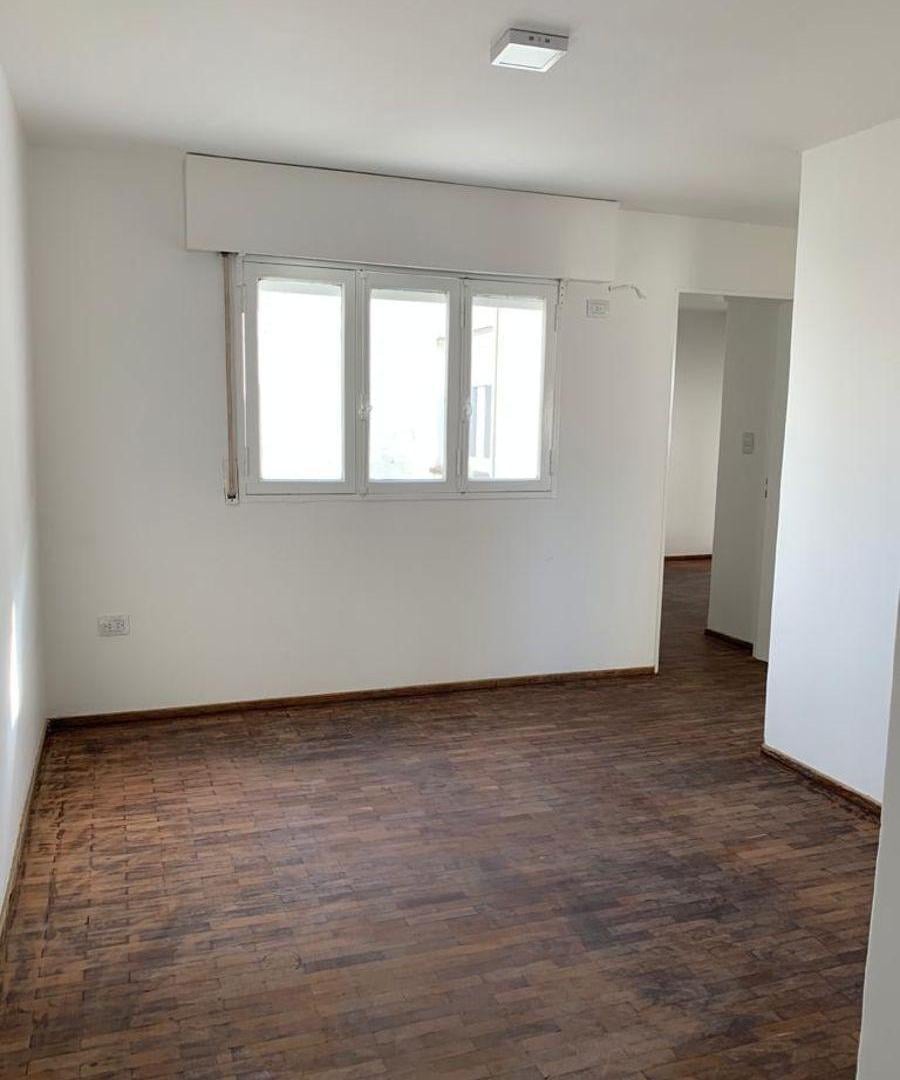 Foto de Departamento de 62 m2 con 2 dormitorios en alquiler en Güemes, imagen 2