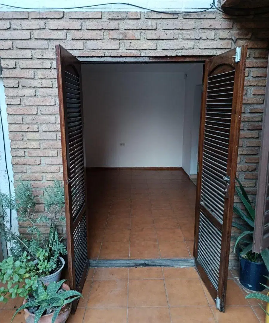 Barrio San Martin. PH-Duplex, 3 dormitorios, 2 baños. En un complejo de viviendas. ! 2