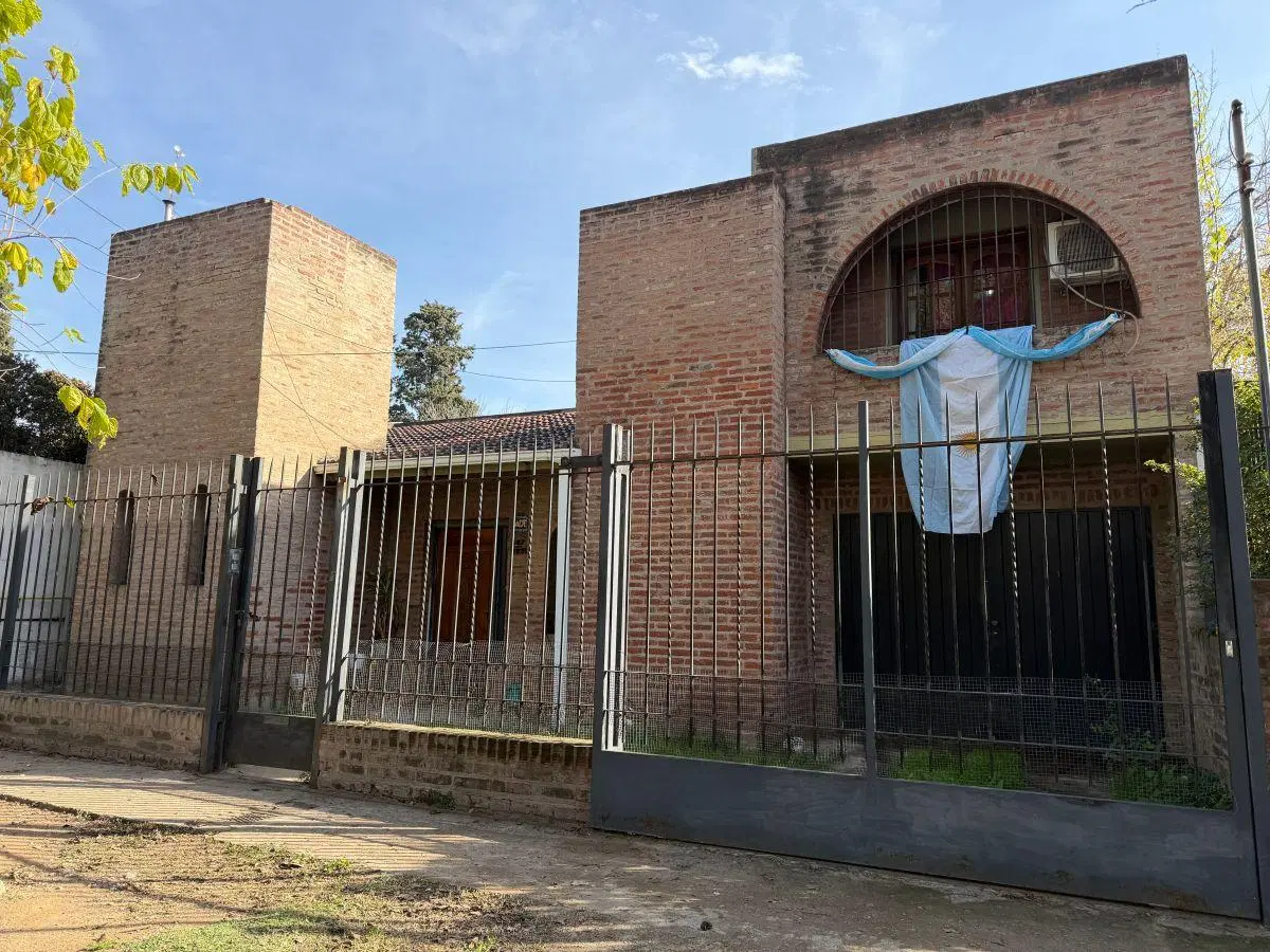 Casa de 183 m² con 2 dormitorios y cochera doble en venta en Santa Isabel 5
