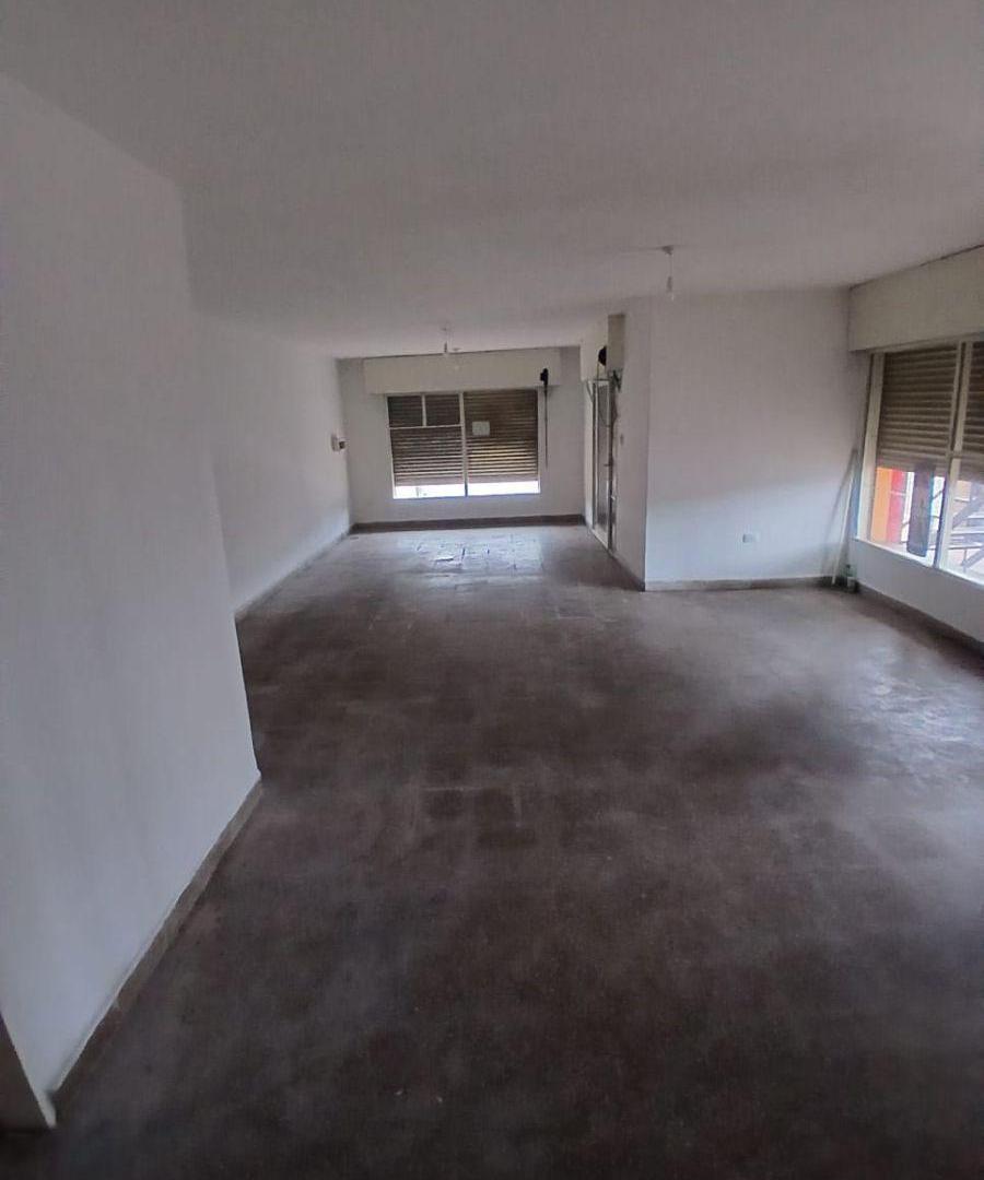 Foto de LOCAL COMERCIAL/ESQUINA/B°BIALET MASSE/70MTRS, imagen 4