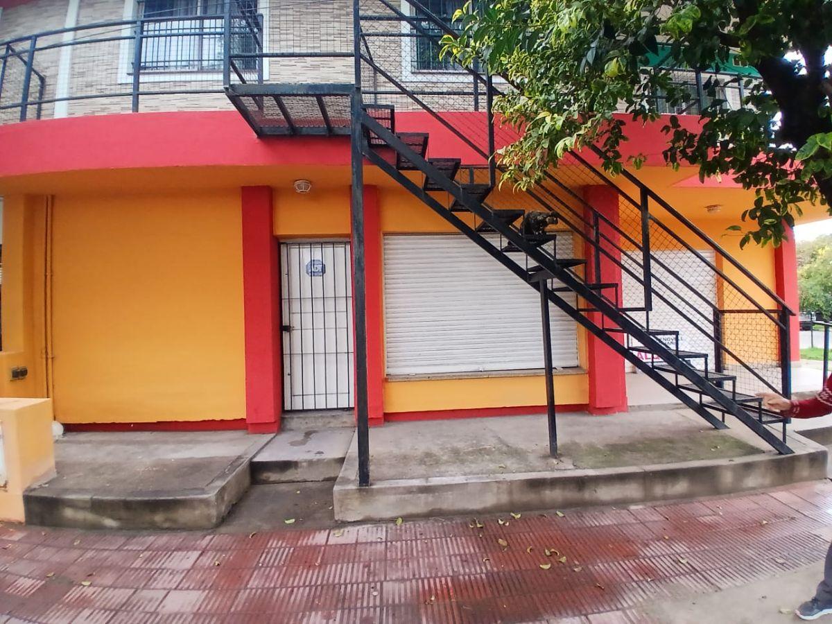 Foto de LOCAL COMERCIAL/ESQUINA/B°BIALET MASSE/70MTRS, imagen 2