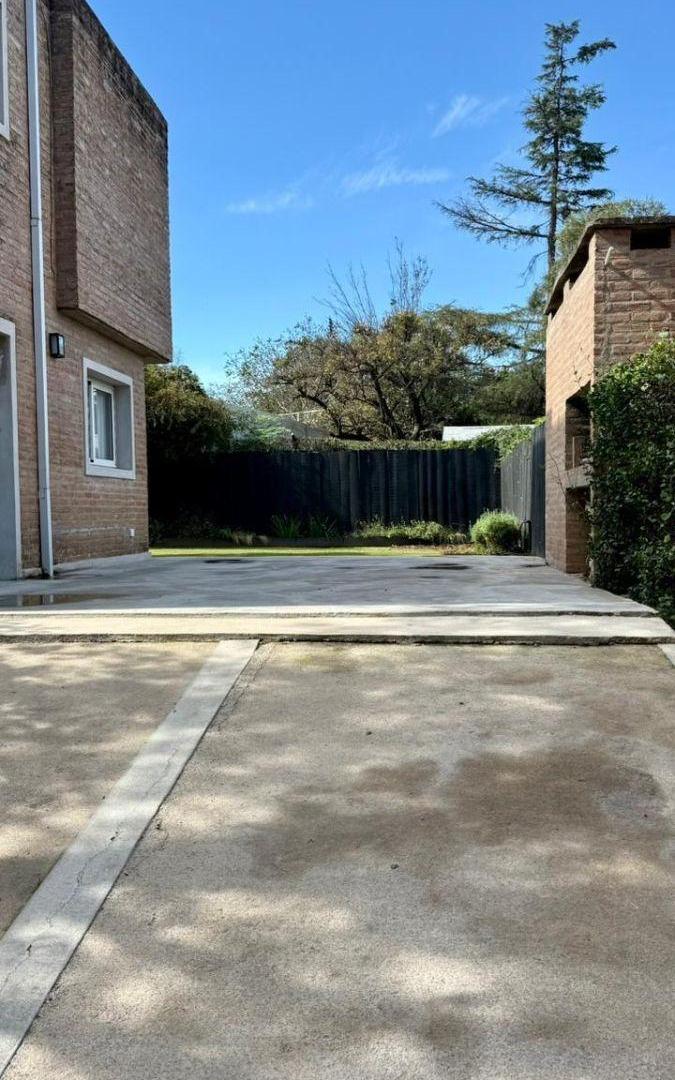 Foto de PH de 90 m² con 2 dormitorios amoblado en alquiler en Housing Jacarandá, imagen 2