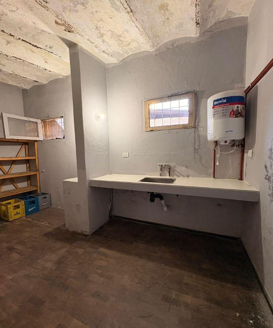 Foto de Local a Demoler - Lote 506m2 en el Centro, imagen 2