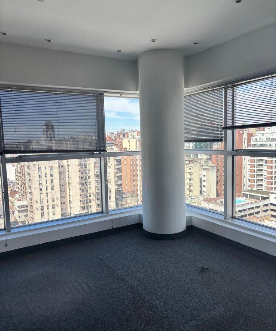 Foto de Oficina comercial de 150 m² en alquiler en Centro, imagen 3