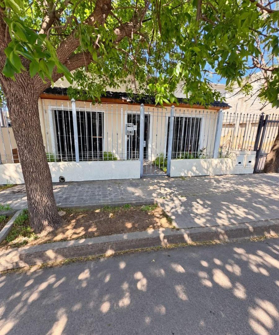 Foto de Galpon de 350 m² en venta en Villa Adela, imagen 1
