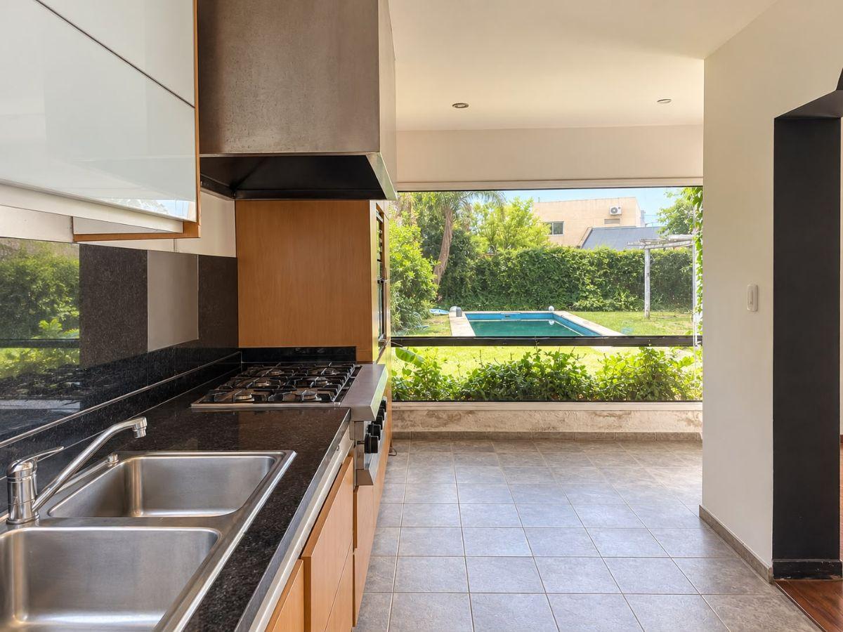 Foto de CASA EN VENTA EN BARRIO CERRADO VILLA PRIVADA SAN ALFONSO, imagen 3