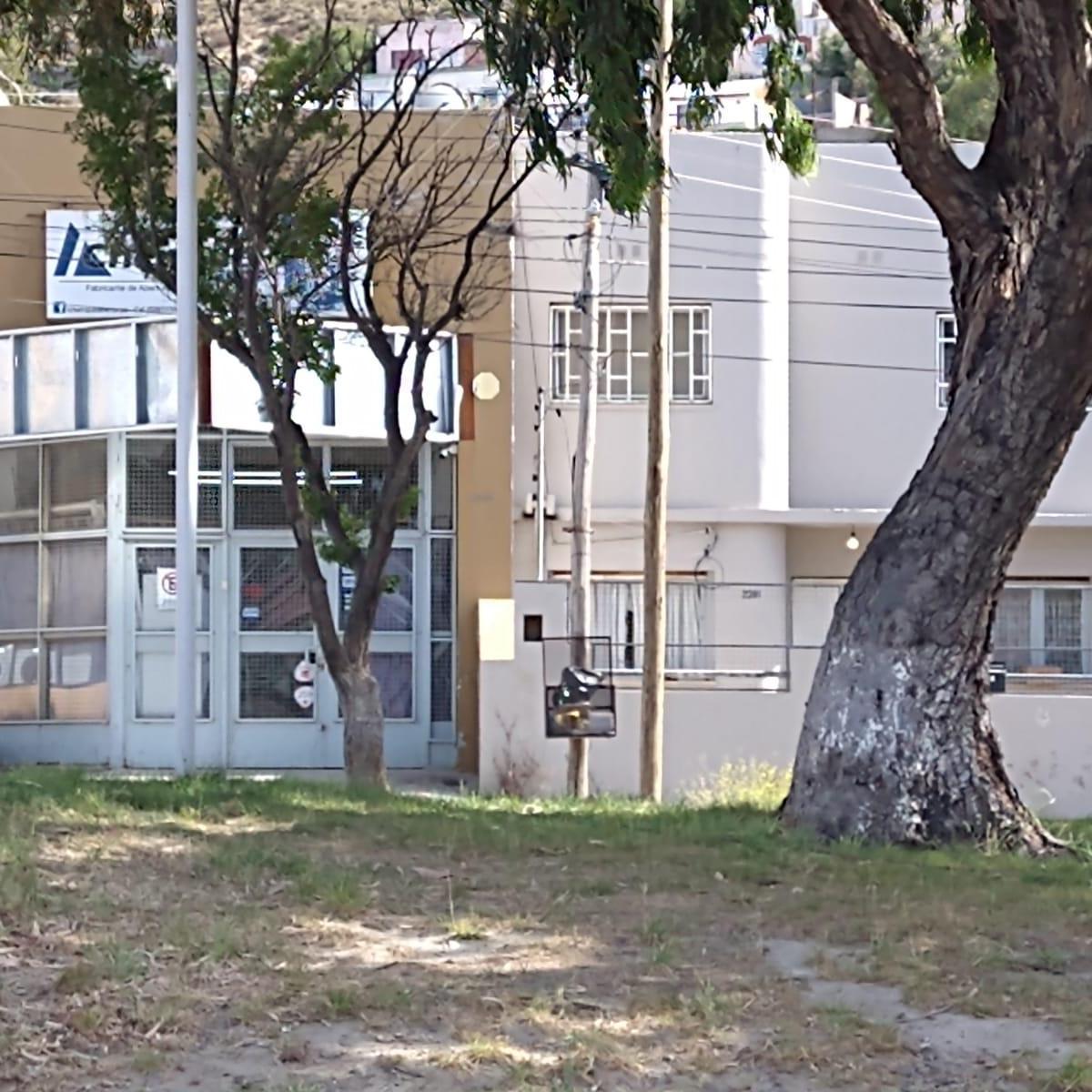 Local con Dos Oficinas + Casa de Dos Dorm. + Mejora en Planta Alta 2