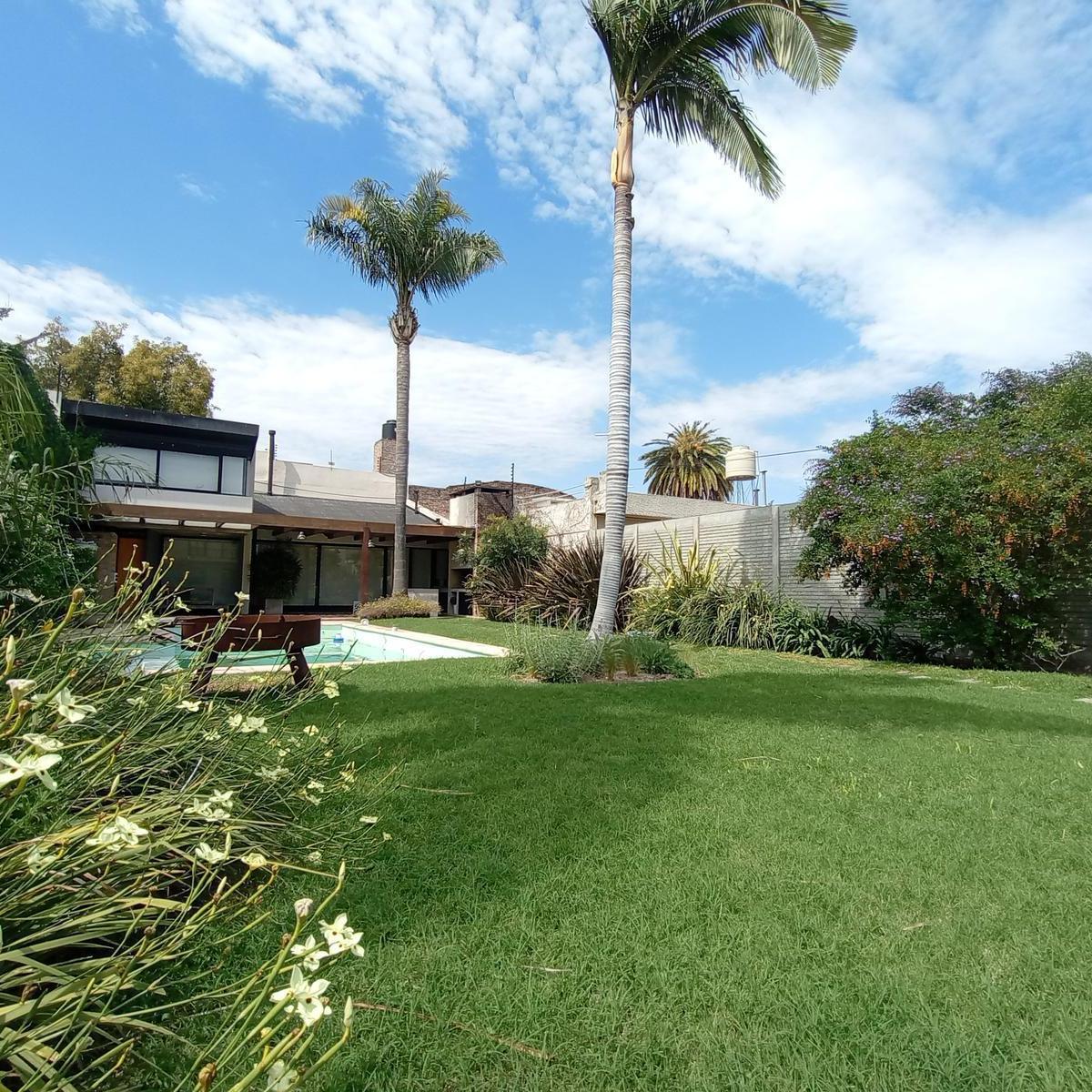 Venta Casa Rosario Zona Sur 5 Dorm. Piscina Parque Permuta 2