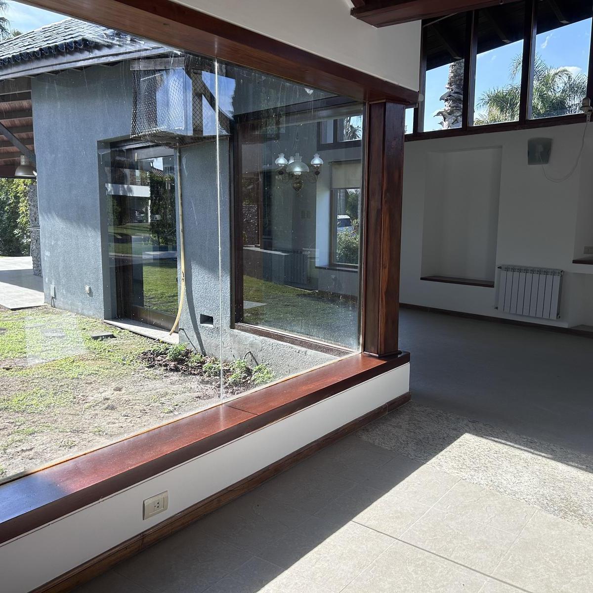 Venta Casa Funes Hills San Marino Funes 3 Dorm. Piscina Jardín Amplio Lote en Esquina 2