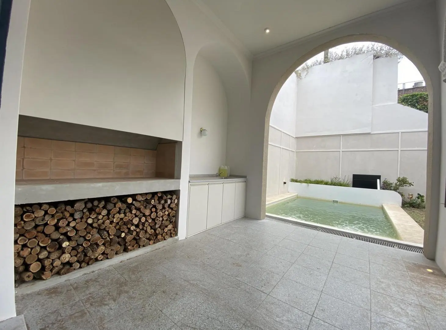 Venta Casa de Diseño Rosario Abasto 4 Dormitorios Pileta Terraza Cochera 2