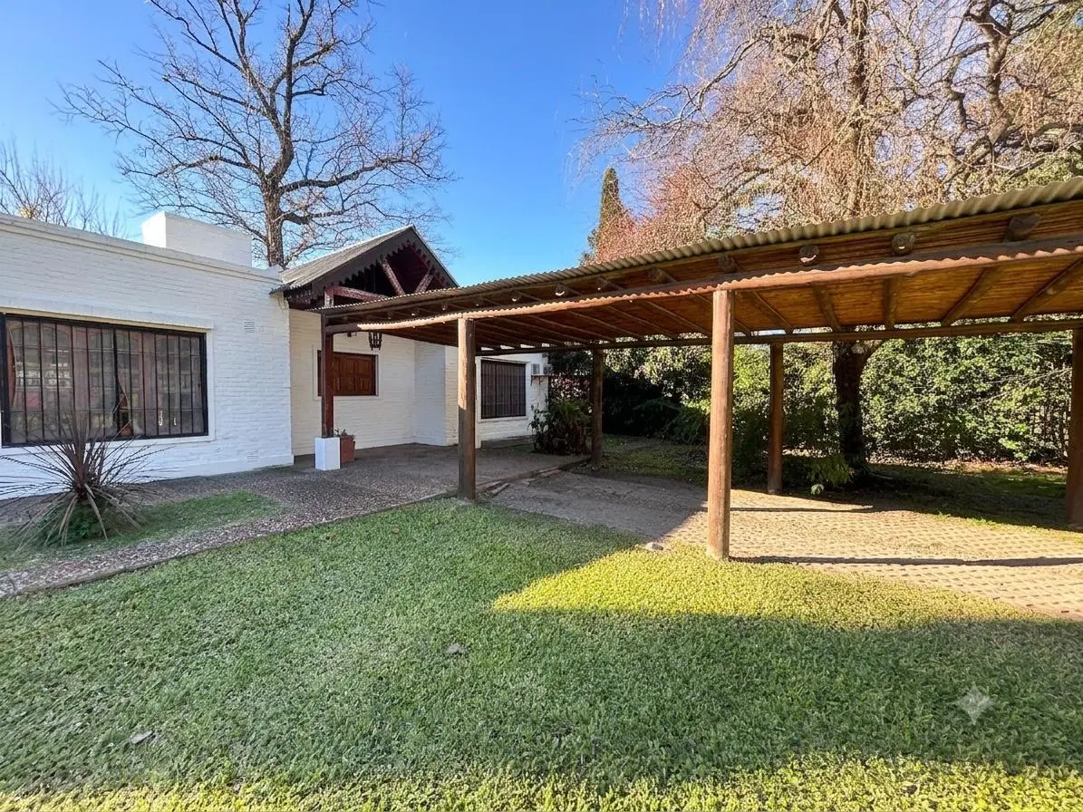 Venta casa Funes 5 dormitorios garita 14 parque piscina 2