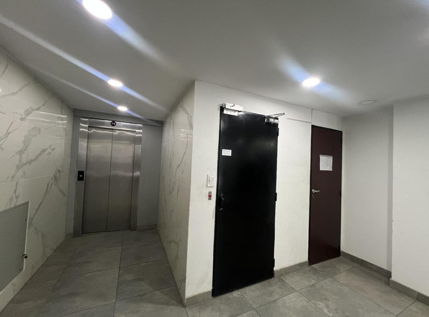 Foto de Venta Departamento Rosario Centro Monoambiente Balcon despejado Luminoso, imagen 1
