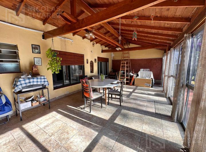 Casa en Venta con Jardín y cochera! - Ituzaingo 3