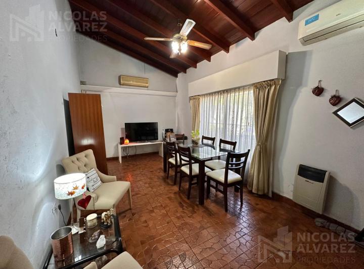 Casa en Venta con Jardín y cochera! - Ituzaingo 4