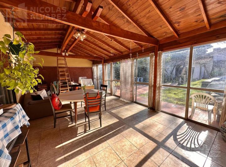 Casa en Venta con Jardín y cochera! - Ituzaingo 2