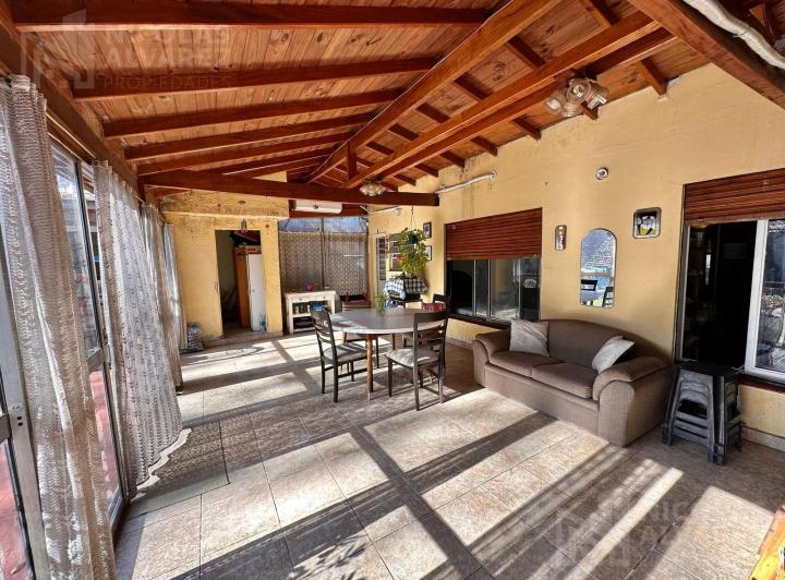 Casa en Venta con Jardín y cochera! - Ituzaingo 1