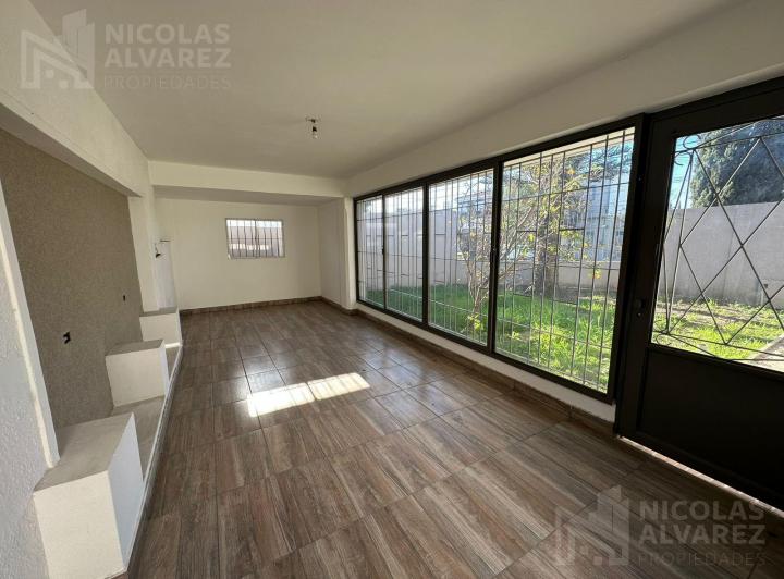 Casa en alquiler 4 ambientes en Haedo con parque y quincho! 4