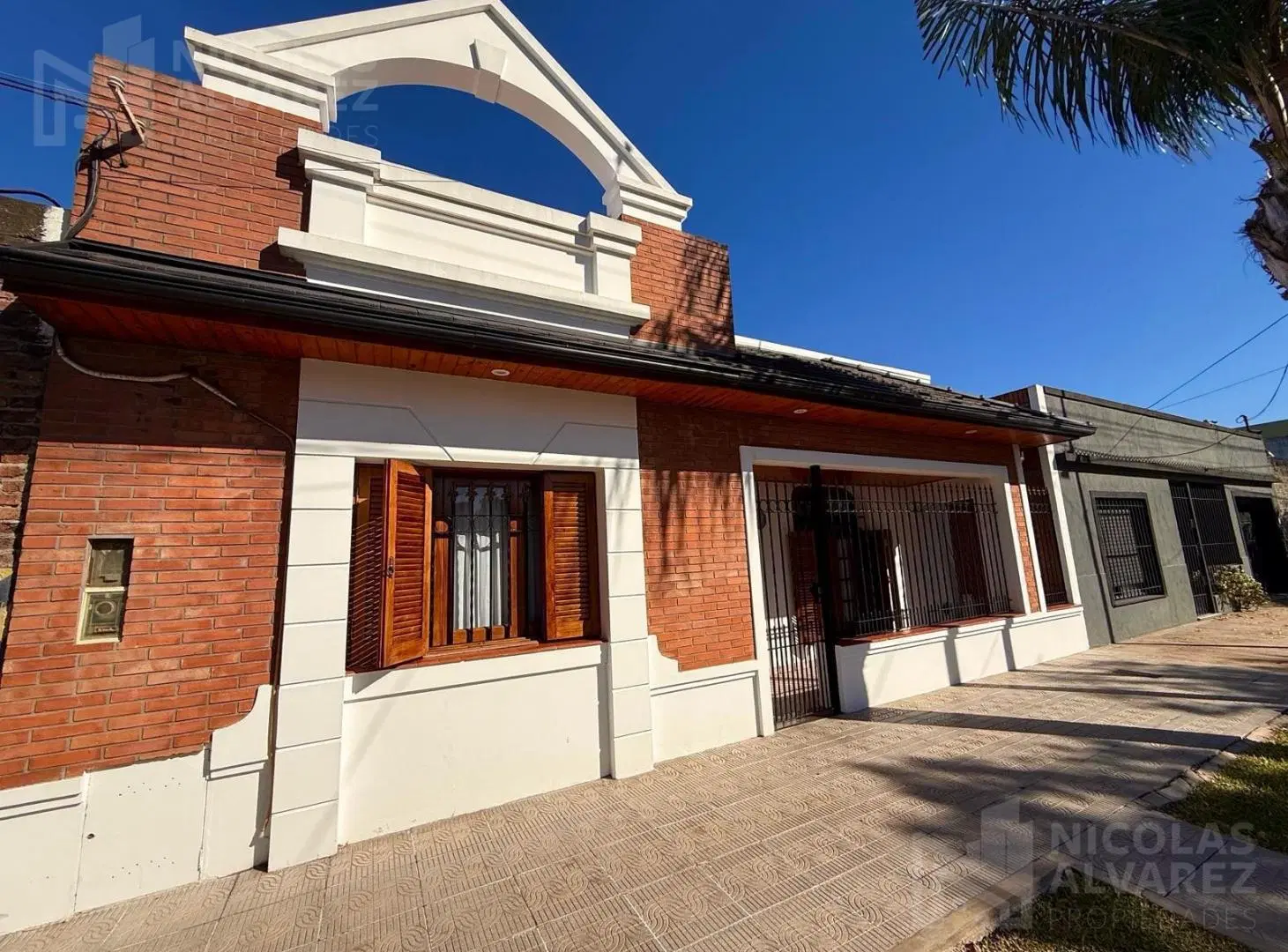 Venta Casa 3 ambientes con increíble parque en Ramos Mejía 3