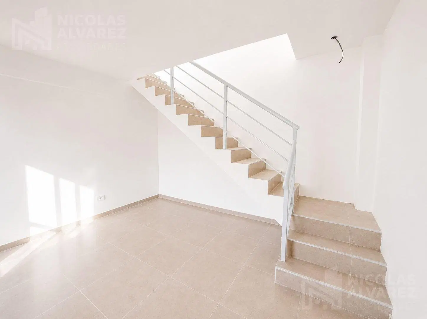 Venta Departamento 3 ambientes a estrenar con Terraza privada! - Lomas del Mirador 4