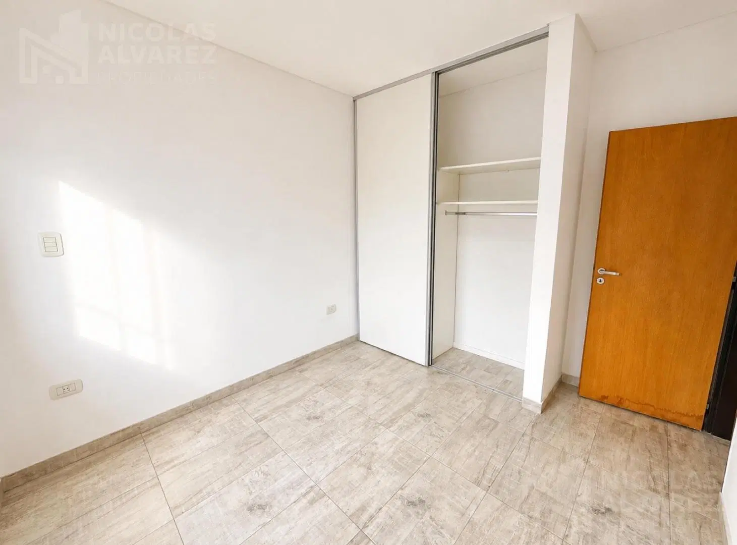 Hermoso Departamento 2 Ambientes en Alquiler Bajas Expensas - Ramos Mejía. 1