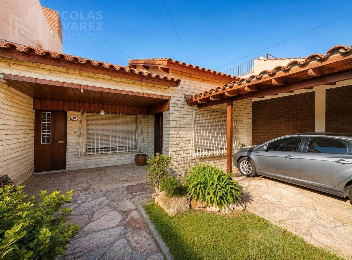 Venta Casa 4 ambientes con parque y pre fabricada de 48 m2 - Haedo Norte