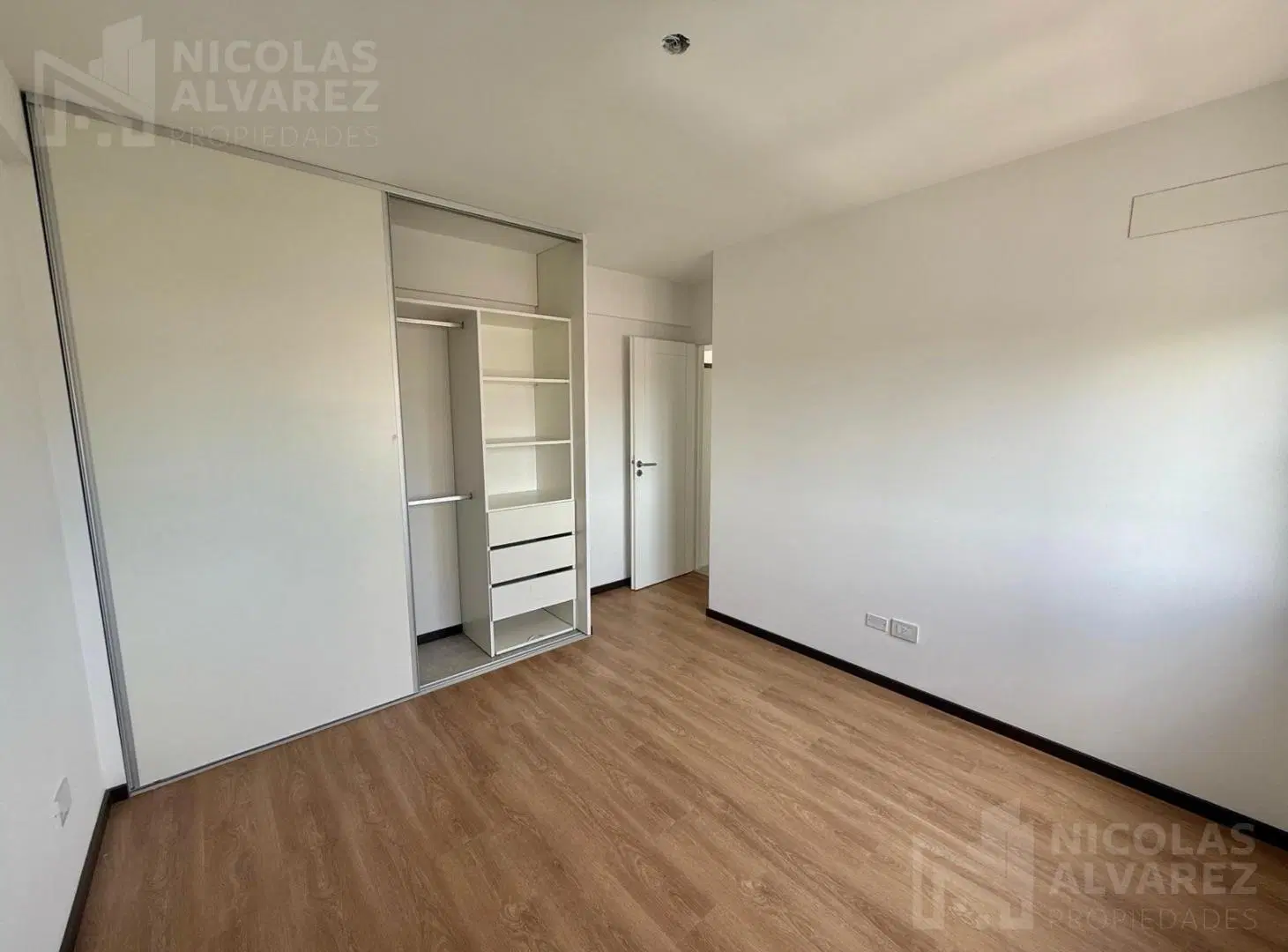 Venta Departamento 2 ambientes con balcón! - Haedo Sur 2