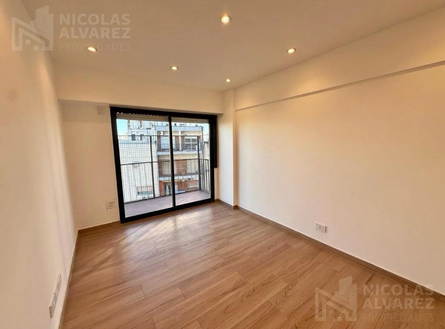 Venta Departamento 2 ambientes con balcón reciclado a nuevo! - Ramos centro 4