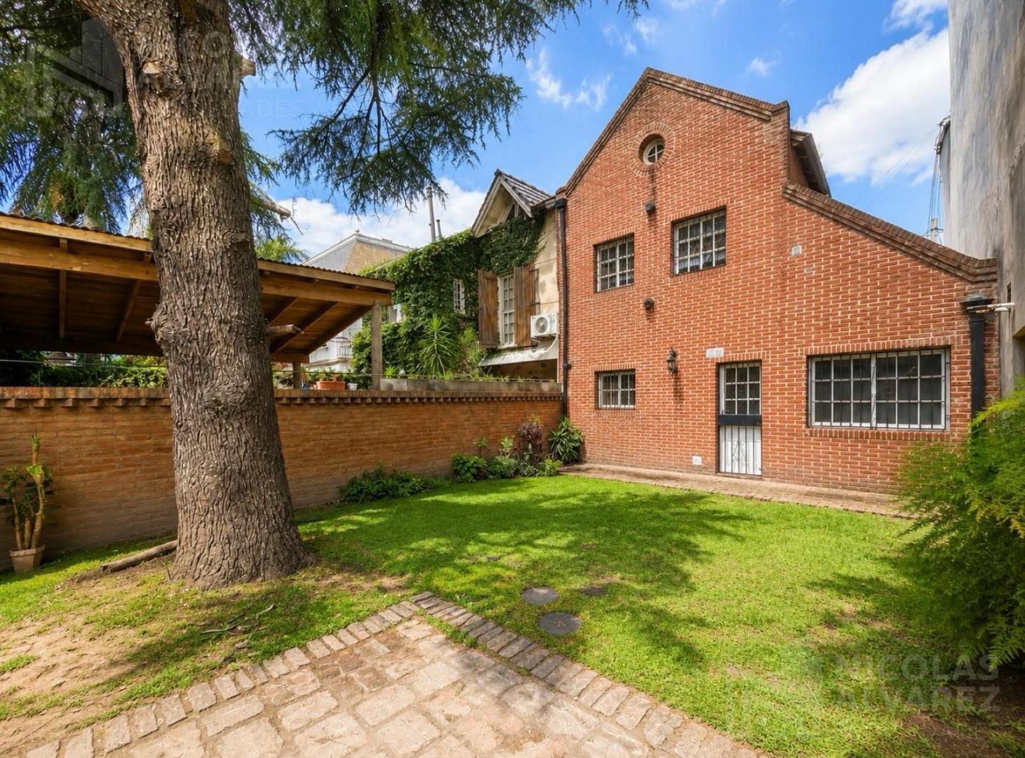 Venta PH tipo Casa 4 ambientes en Venta con gran Parque - Villa Luzuriaga