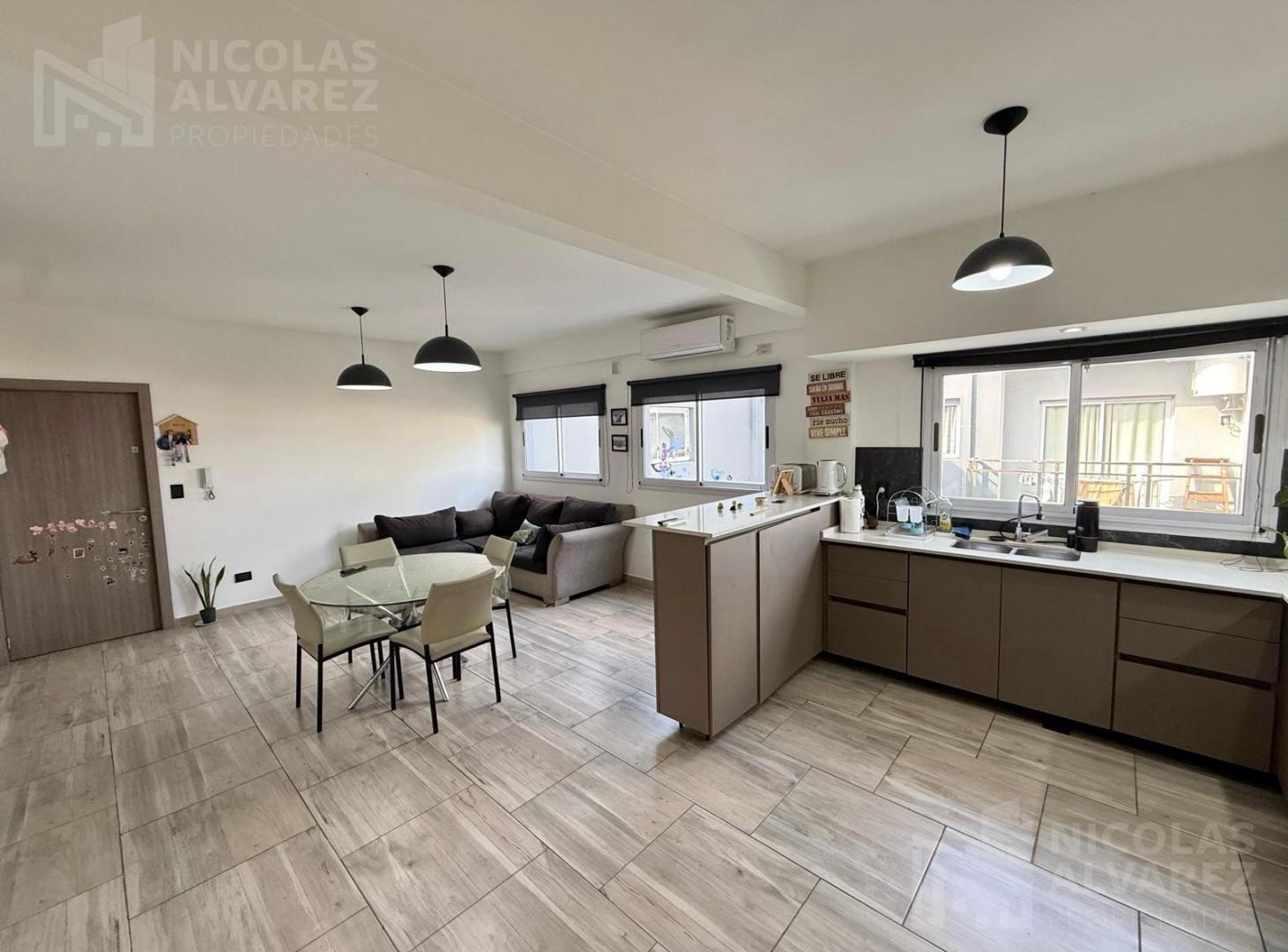 Foto de Venta Departamento 4 ambientes con terraza privada y quincho! - Villa, imagen 1