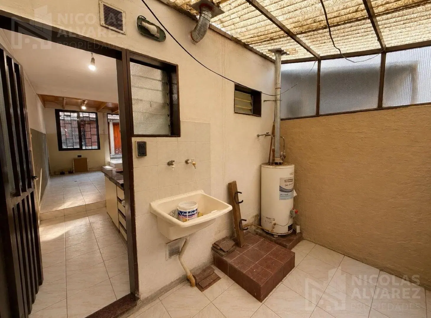 Dúplex 2 ambientes con patio en alquiler, Bajas Expensas! San Justo 8