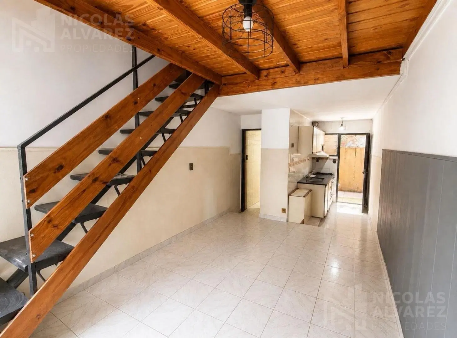 Dúplex 2 ambientes con patio en alquiler, Bajas Expensas! San Justo 2