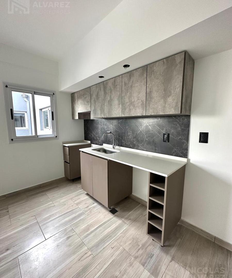 Foto de Departamento 2 ambientes en Alquiler con Cochera - Villa Luzuriaga, imagen 1