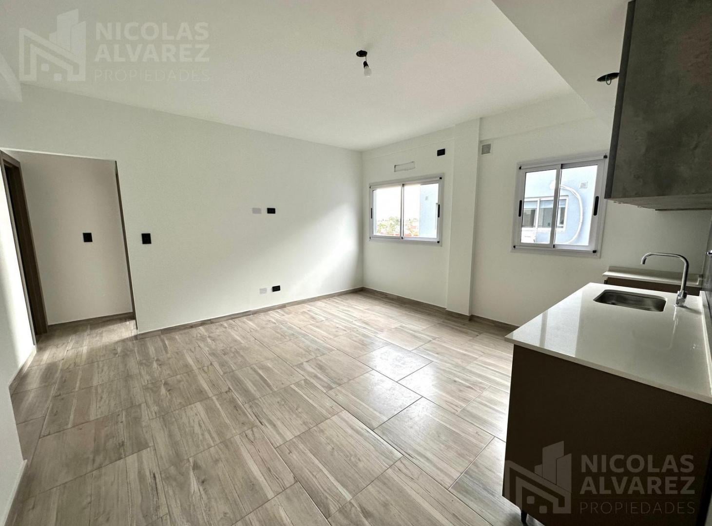 Foto de Departamento 2 ambientes en Alquiler con Cochera - Villa Luzuriaga, imagen 2