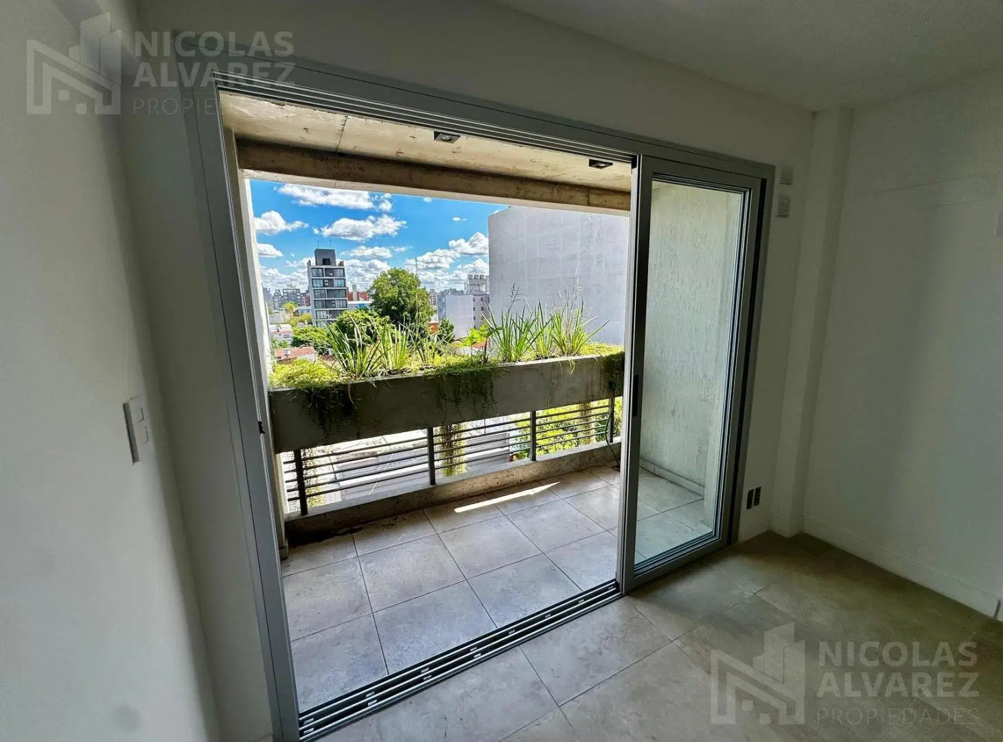 Alquiler Departamento 2 ambientes con balcón al frente! - Morón Sur 8