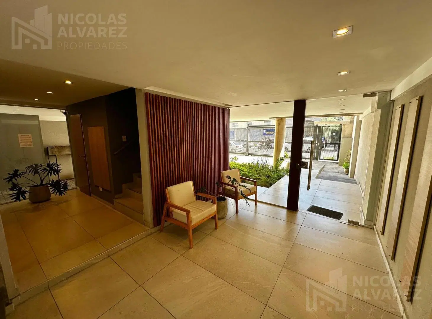 Alquiler Departamento 2 ambientes con balcón al frente! - Morón Sur 1