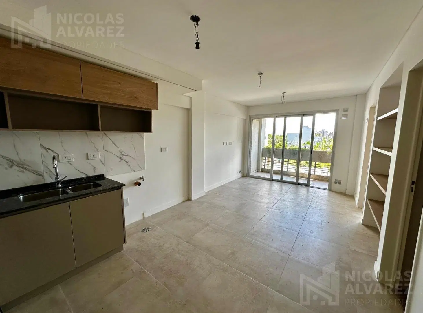 Alquiler Departamento 2 ambientes con balcón al frente! - Morón Sur 3