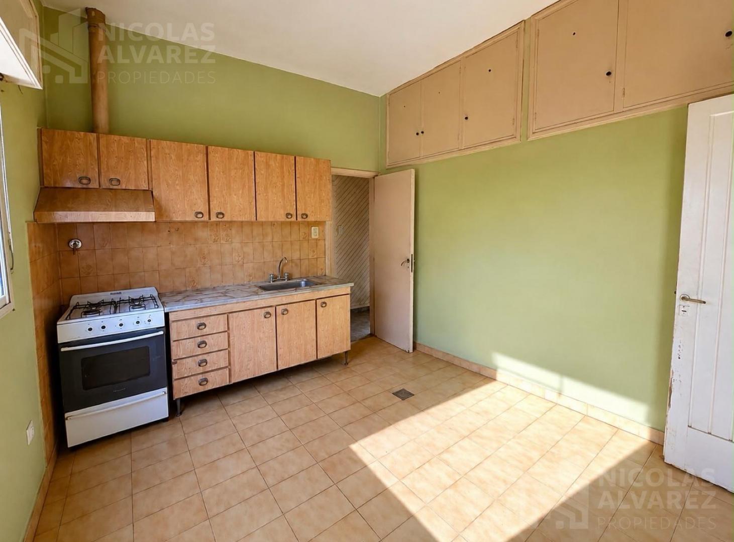 Foto de Venta en block Casa 3 ambientes y 3 locales Ideal Inversor! - Villa, imagen 4