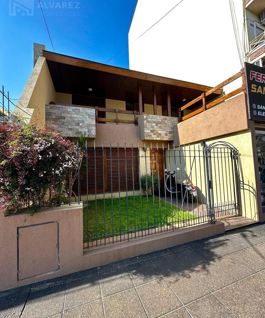 Foto de Espectacular Casa en Alquiler 5 ambientes con Pileta! Ramos Mejia Sur, imagen 1