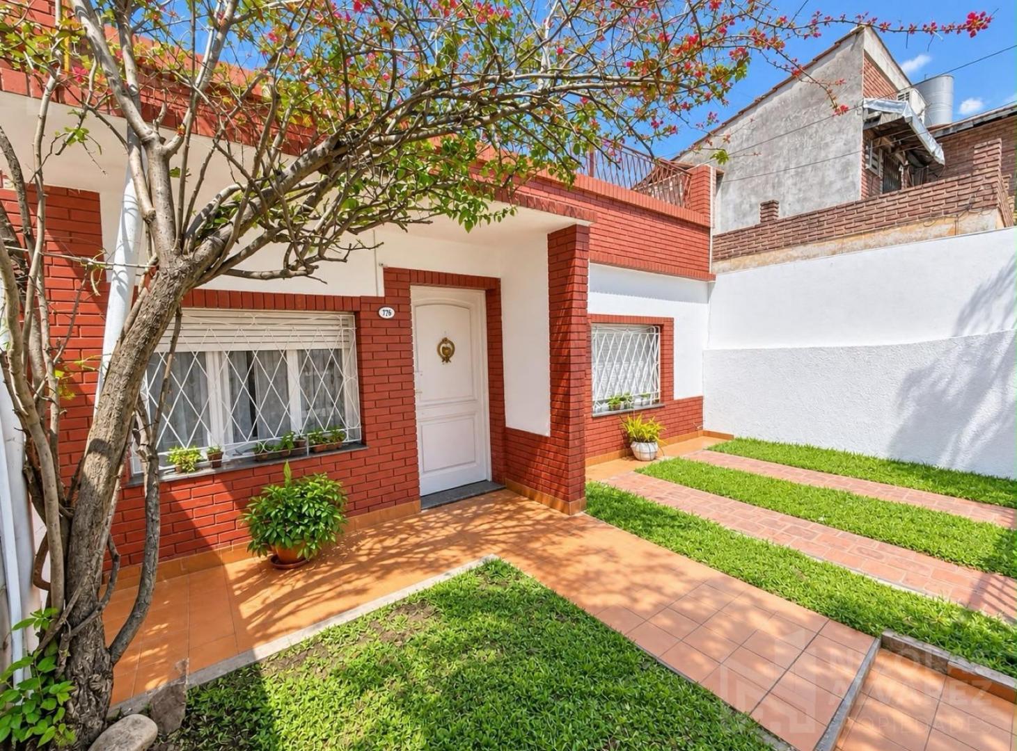 Foto de Venta PH 3 ambientes con patio y cochera! Ramos Mejía, imagen 1