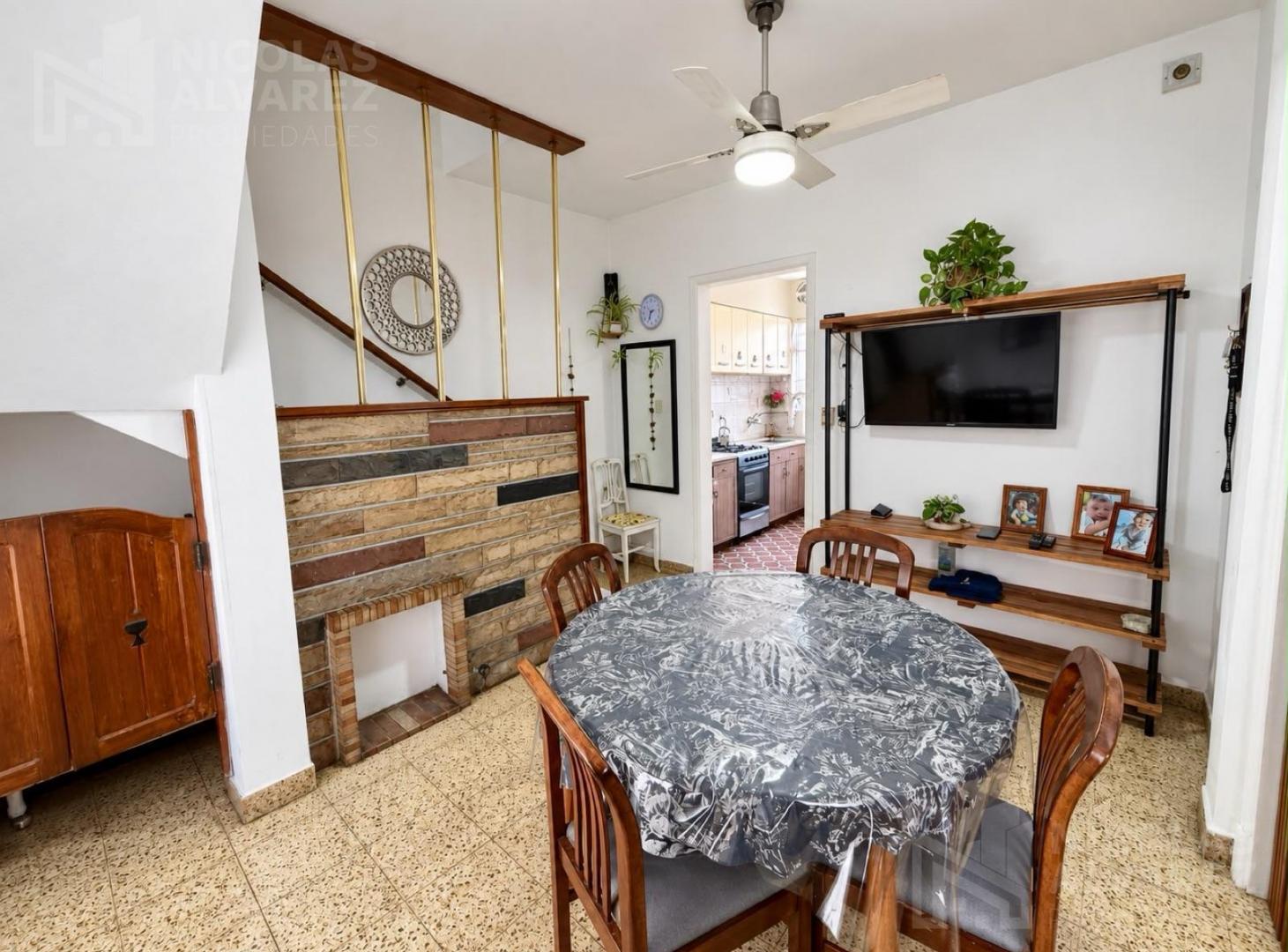 Foto de Venta Casa 4 ambientes en lote propio con patio y terraza! - Haedo Sur, imagen 4
